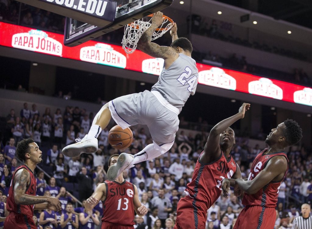 Slideshow: Men's Basketball Vs. SIU Edwardsville - GCU News