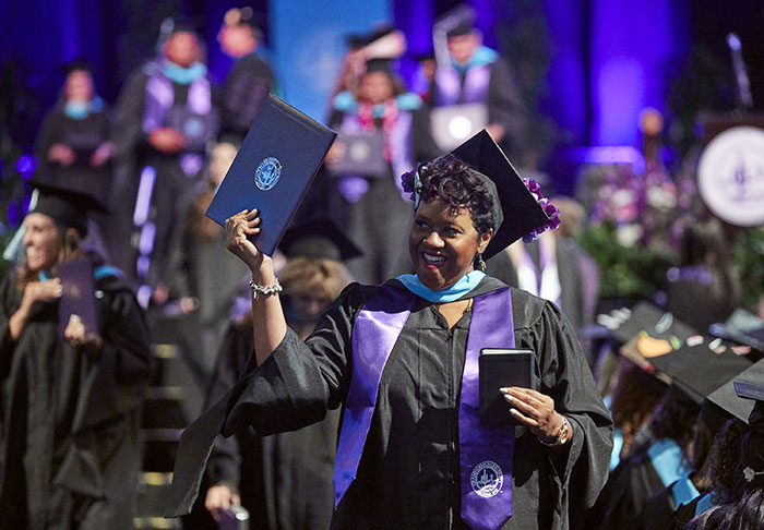 Slideshow: Spring commencement, Saturday afternoon ceremony - GCU News