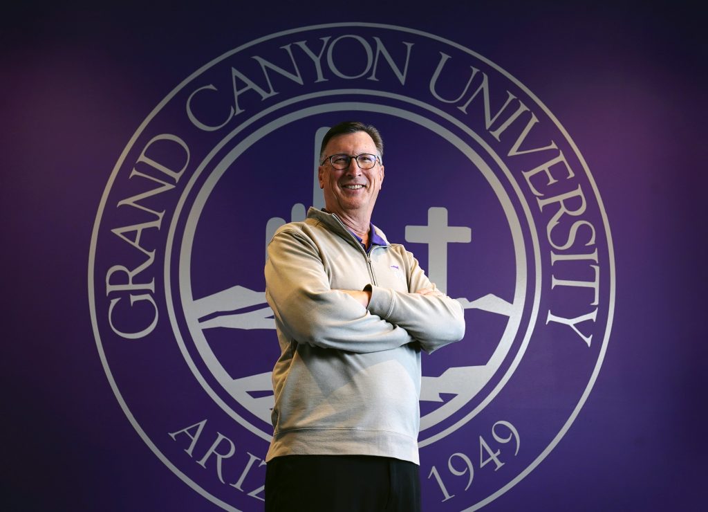 Students share GCU's spirit at Super Bowl events - GCU News