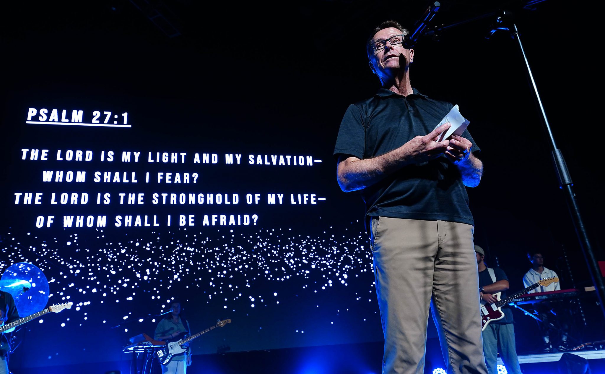 GCU students' faith illuminated at Ignite worship service - GCU News