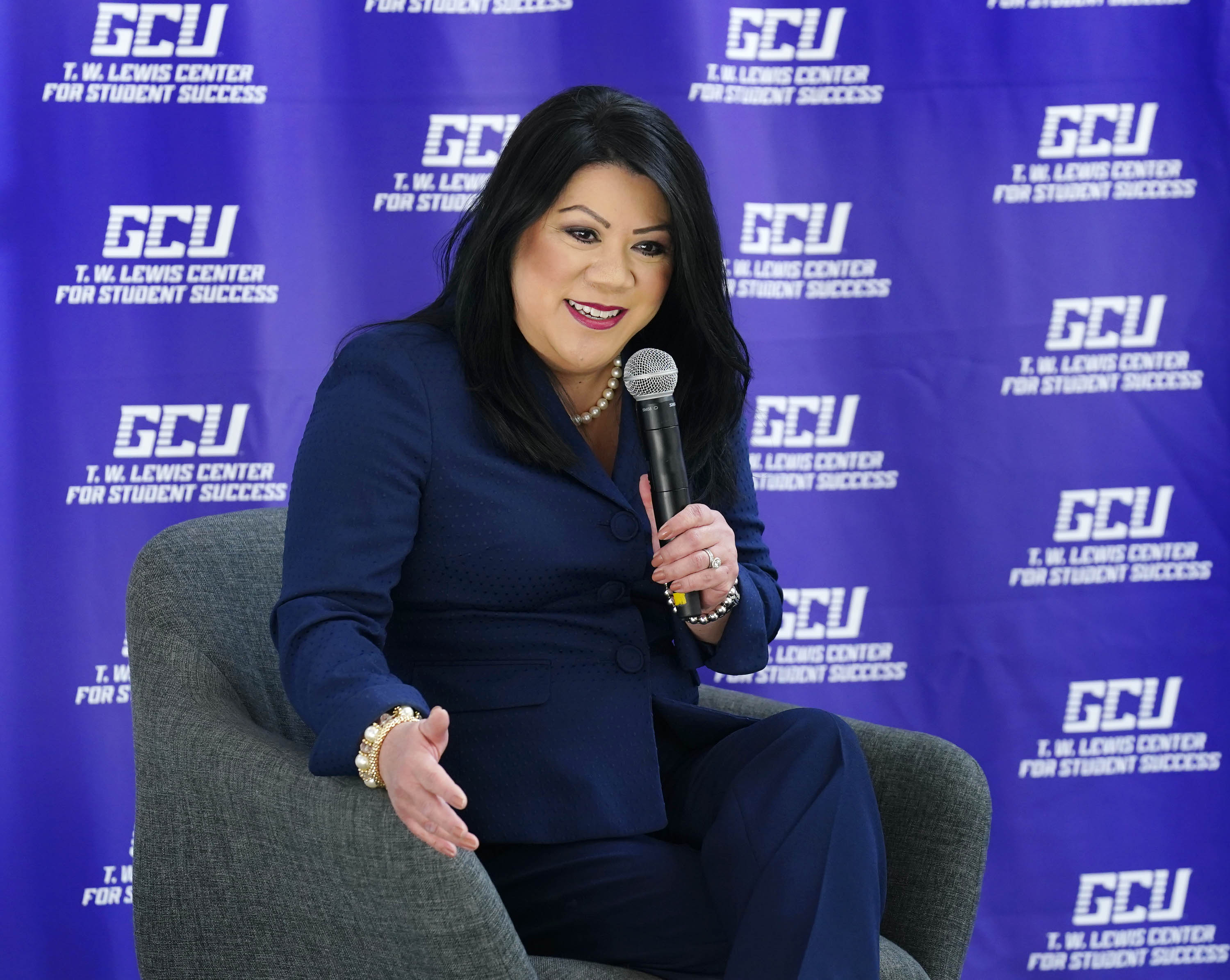 State treasurer emphasizes financial literacy to GCU students – GCU News