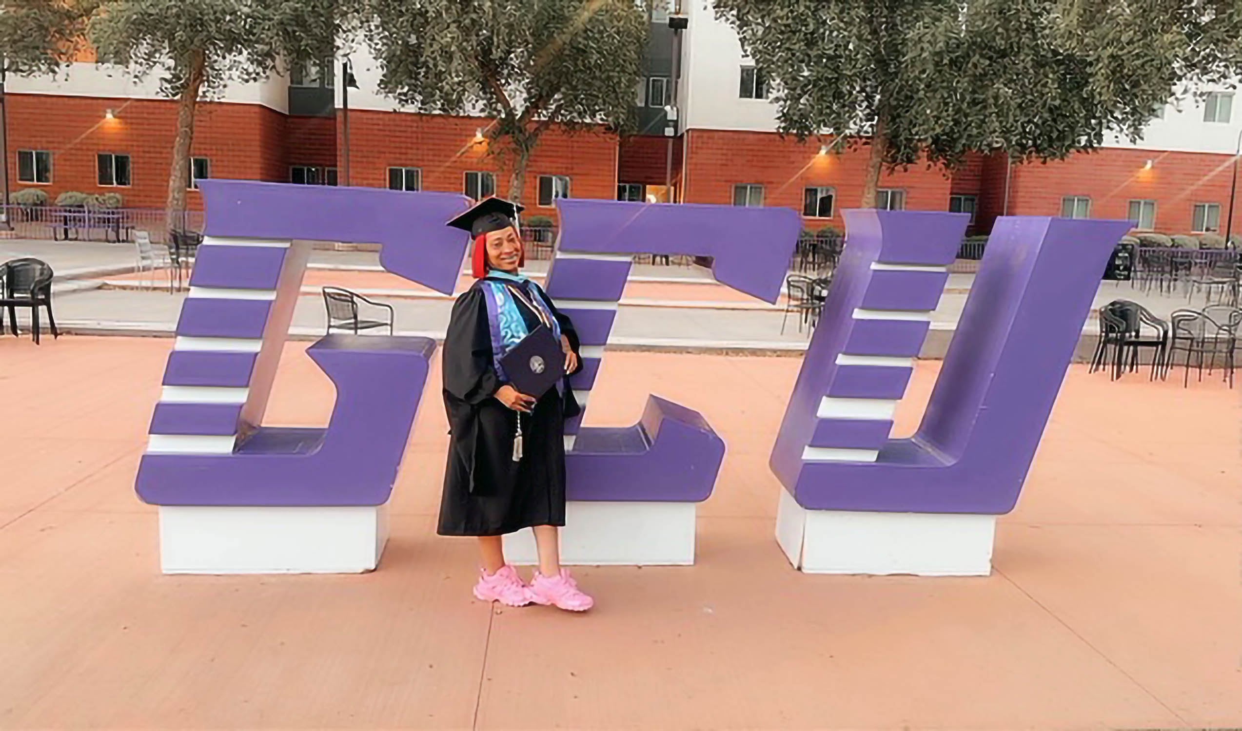 Grad shares her 'unforgettable commencement experience'