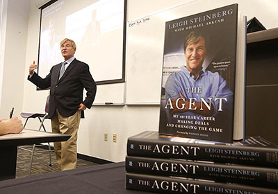 Agent Lee Steinberg XXXXXX during his presentation to X in the Colangelo College of Business. 